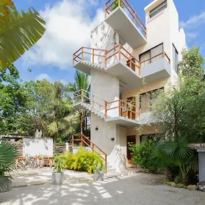 https://los-amigos-tulum.allrivieramayahotels.com