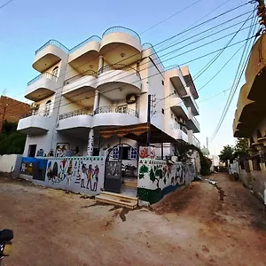 https://house-pauline.hotels-luxor-egypt.com